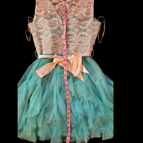 TEAZE ME SZ 7 Green/Ivory Ruffle Tulle Sleeveless Cocktail Dress - Picture 15 of 15